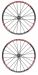 La ruota di maggiore prestigio dell'offerta Fulcrum� � disponibile anche per freni cantilever. 
La limitazione nel numero dei raggi di concerto con il mozzo privo di disco permette di ottenere un peso decisamente limitato: 1486 g. 18 raggi radiali sono infatti montati anteriormente mentre la ruota posteriore � dotata del sistema 2:1 Two-to-One Fulcrum� e contempla 14+7 raggi lato pignoni. Dato l'impiego dello specifico sistema frenante si � potuto ridurre il diametro dell'asse anteriore a 17 mm, mentre il posteriore rimane attestato sul diametro di 20 mm. 
Il mozzo prevede sempre un corpo oversize con scorrimento affidato a cuscinetti di alta precisione registrabili a coni e calotte. Anche la ruota libera, dotata di corpetto in acciaio, scorre su due cuscinetti sigillati. 
Il cerchio prevede la compatibilit� con coperture Tubeless UST.
Peso nominale* senza sganci:
Anteriore: 633 gr - Posteriore: 823 gr
<B>DISPONIBILI ANCHE V

